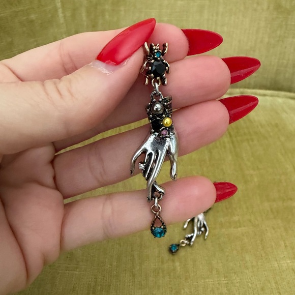 Elegant Silver and Gold Handcrafted Earrings - Picture 5 of 6